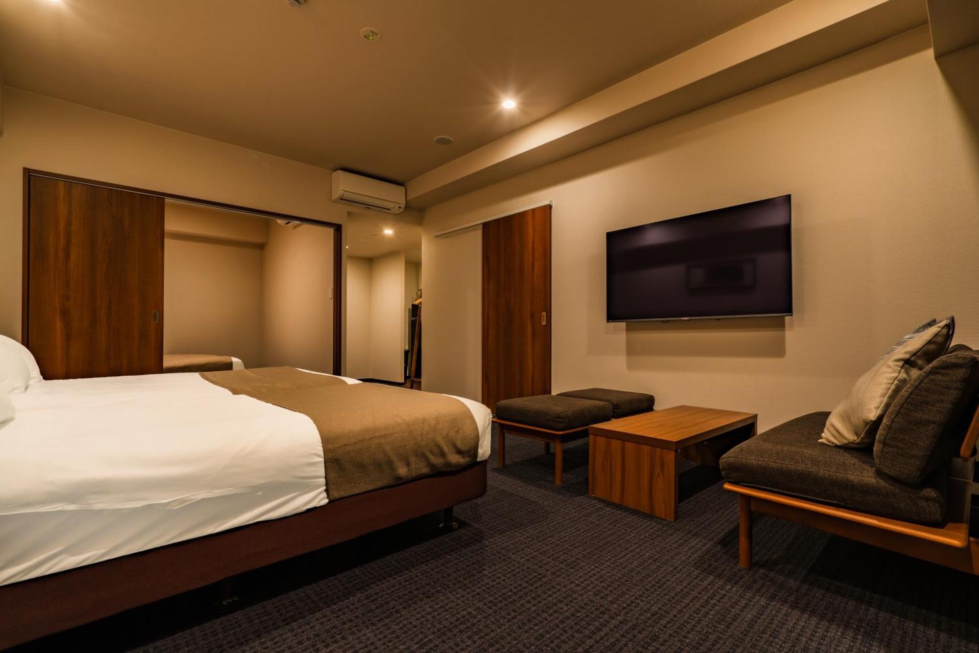 Randor Residential Hotel Kyoto Suites Eksteriør bilde A room at the hotel