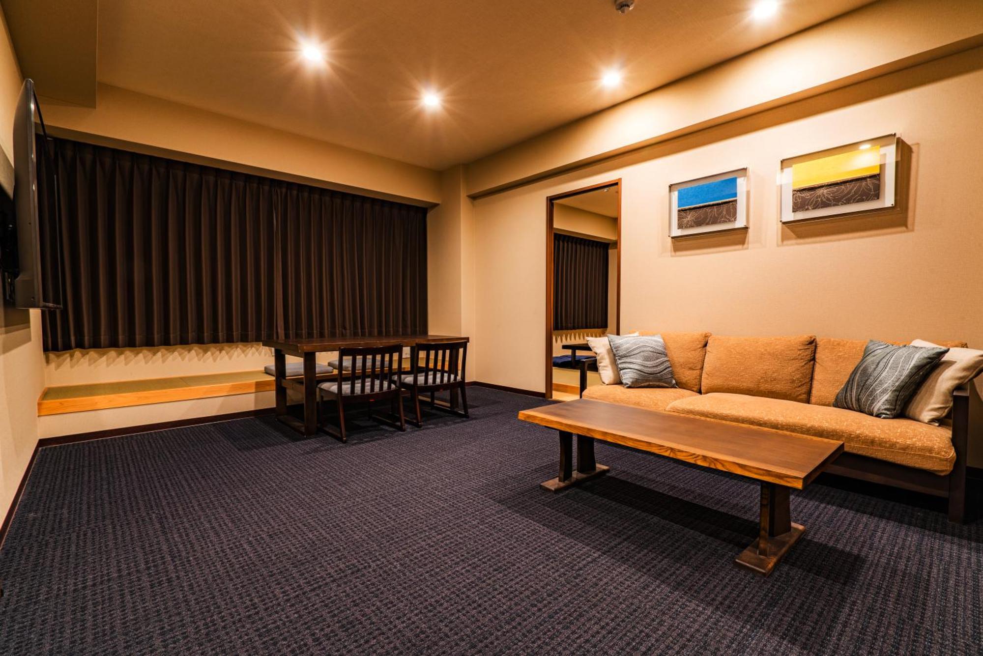 Randor Residential Hotel Kyoto Suites Eksteriør bilde A room at the hotel