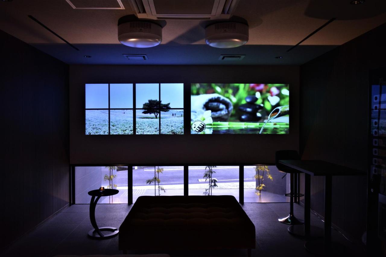 Randor Residential Hotel Kyoto Suites Eksteriør bilde A video wall